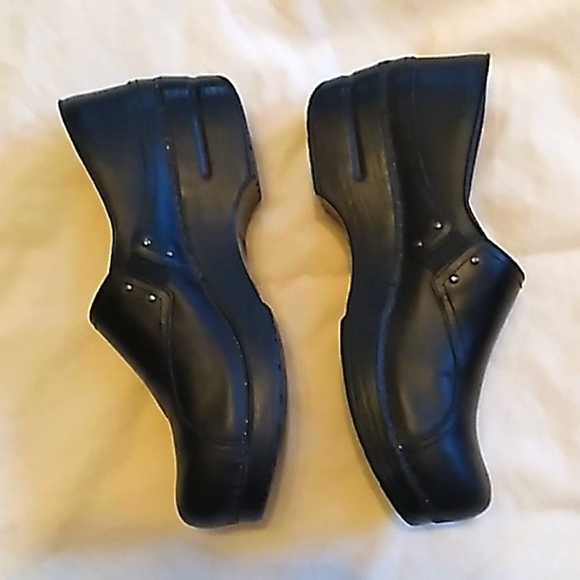 Womens Dansko black nursing shoes clogs size 40 ๐ In Very good condition!!!๐ - Picture 3 of 9